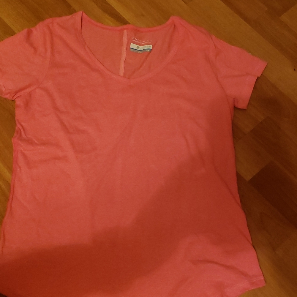 Columbia T shirt